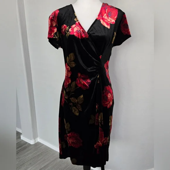 Robbie Bee Dresses Vintage Robbie Bee Floral Black Velvet